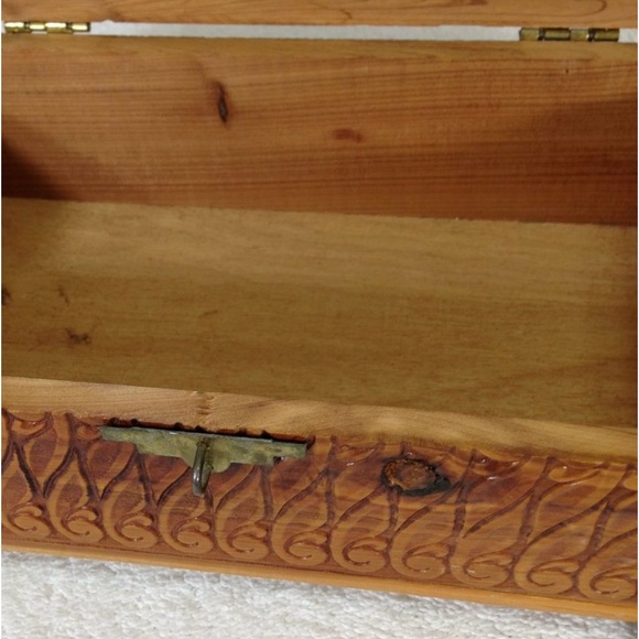 Beautiful Vintage Carved, footed, Cedar Jewelry Box w/Mirror Spain Coastal Scene - Picture 8 of 10